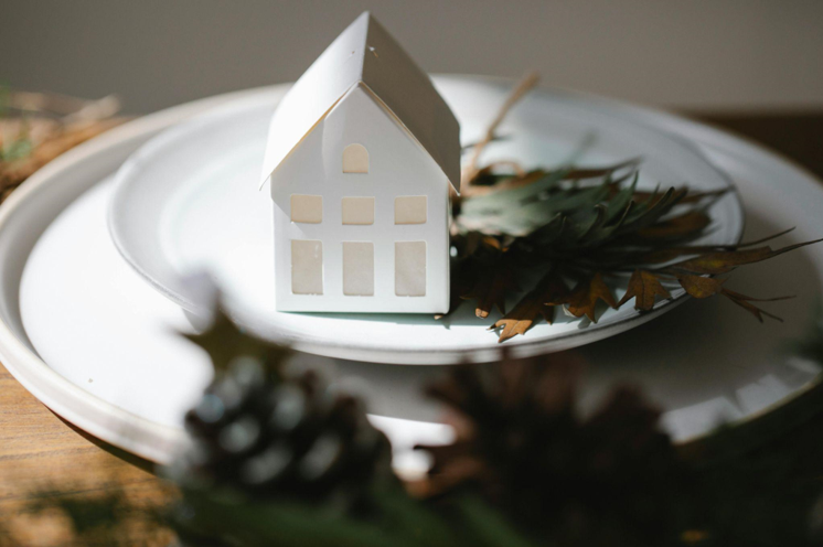 A Magical Barn Wedding in Naples: Celebrating the Spirit of Christmas